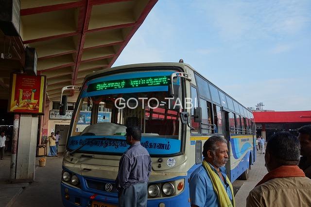 インドのバス